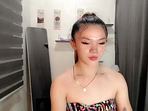 YoungAsianHardCock's cam snapshot