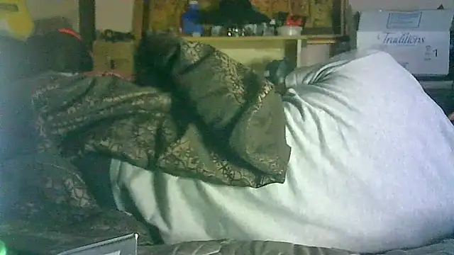 ON3YOULLN3VER_FIR3's cam snapshot