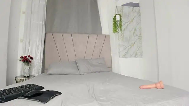 EbonyDesireX's cam snapshot