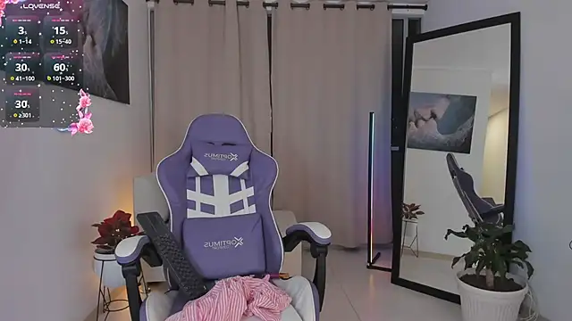 roxie_gates_ live sex cam