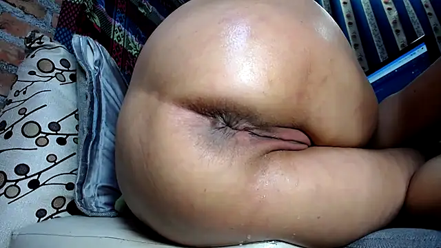 Vanessasweet2304 live sex cam