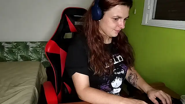 RosaLowLight's cam snapshot