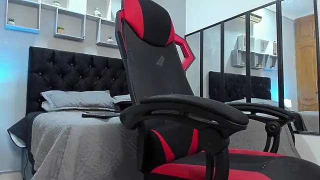 tyler_hank01 live sex cam