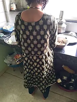 Shivani2002 live sex cam