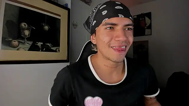 Darkodark0 live sex cam