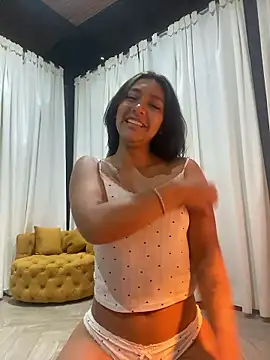 Nahomy_cute1's cam snapshot