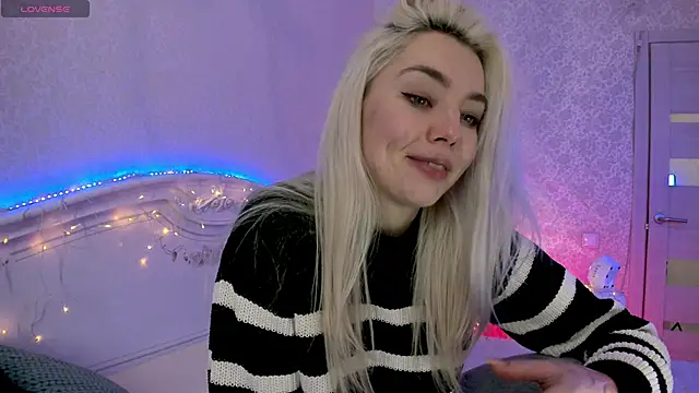 LillyMoure_'s cam snapshot