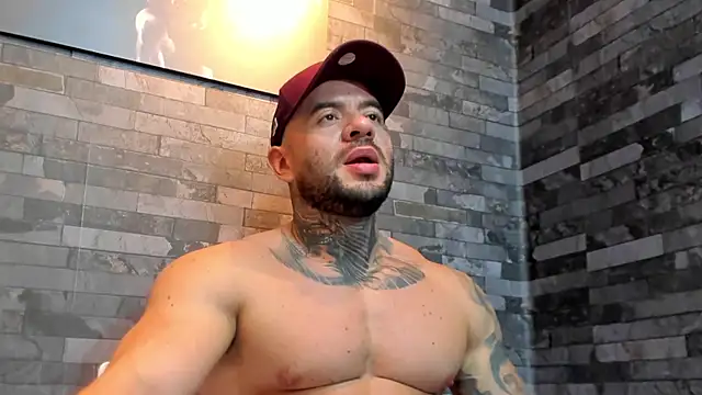 BruceDallas live sex cam