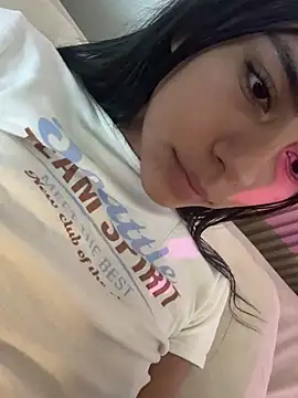 Lilybeeth live sex cam