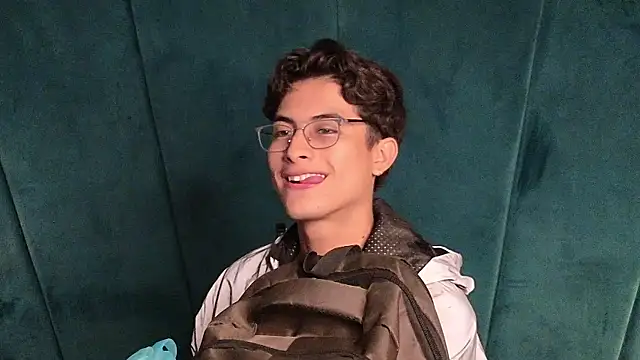 Aaron_Eze live sex cam