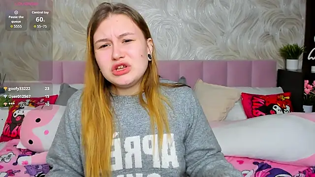 MilanaXHoney live sex cam