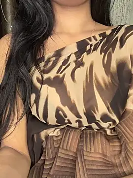 KARISHMA-STRIP live sex cam