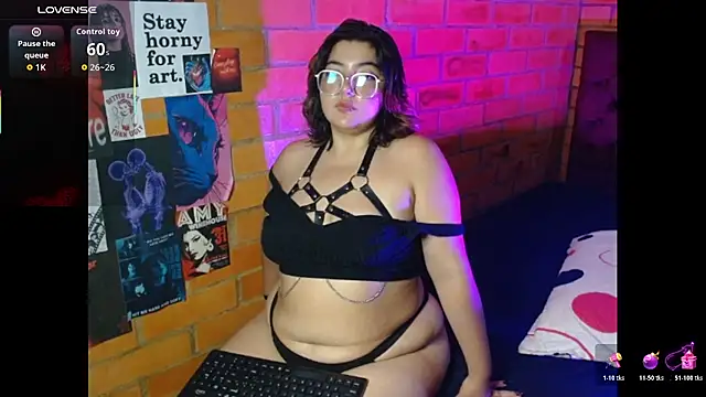 Roxy_f_w's cam snapshot