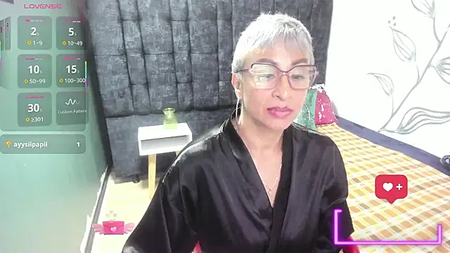 Charlotte__Gray live sex cam