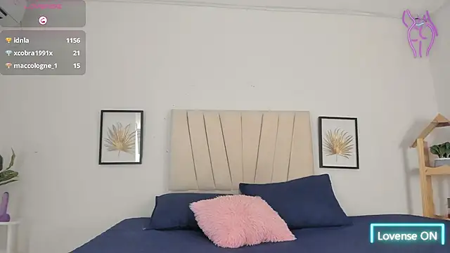 Nina_keller_'s cam snapshot