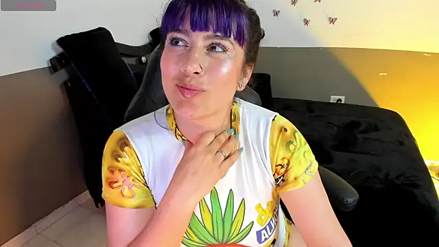 Monserrat_Cute_'s cam snapshot