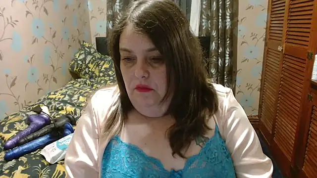 HousewifeMilf_Courtney's cam snapshot