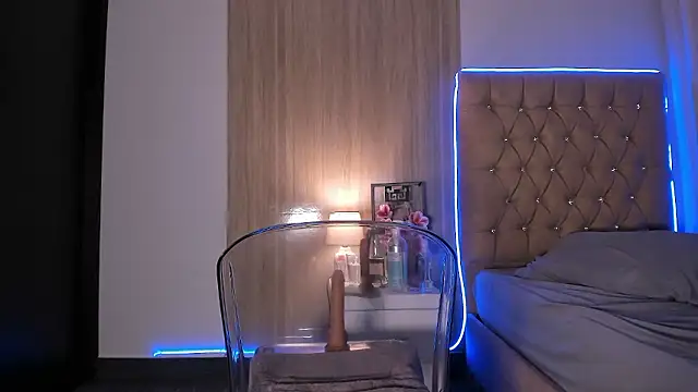 Maddyluxe live sex cam