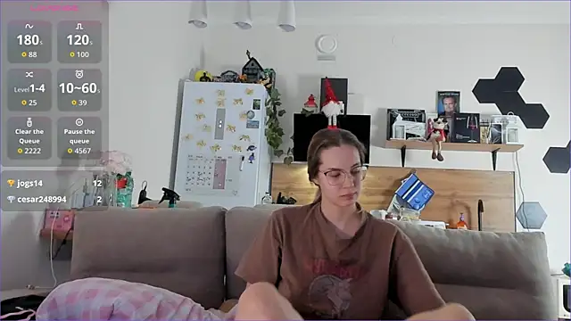 Girl_alone_home live sex cam