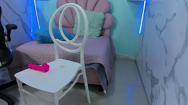 nicol_ross19's cam snapshot