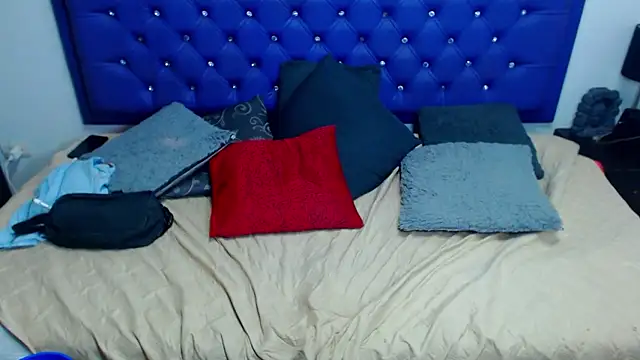 kiwii_nasty live sex cam