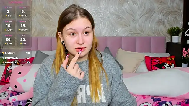 MilanaXHoney live sex cam