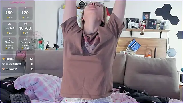 Girl_alone_home's cam snapshot