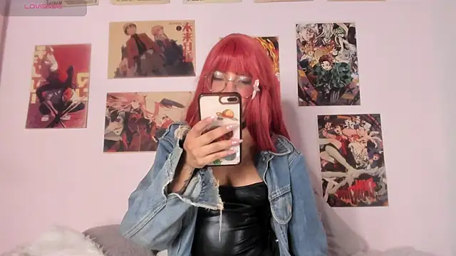 Luna-Chann live sex cam