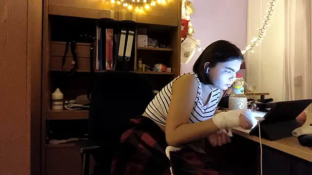 Mona_Slearys's cam snapshot