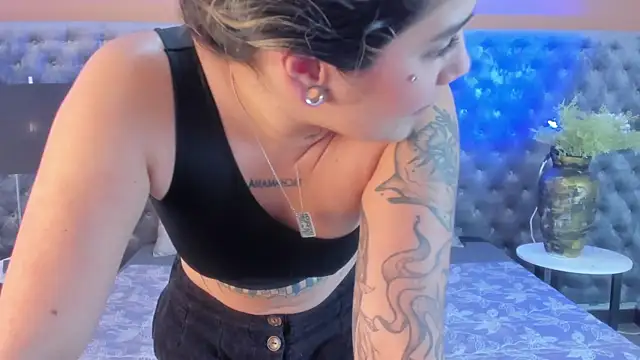 NatQueen's cam snapshot