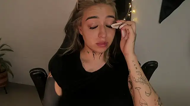 AnnikaMerliahh_'s cam snapshot