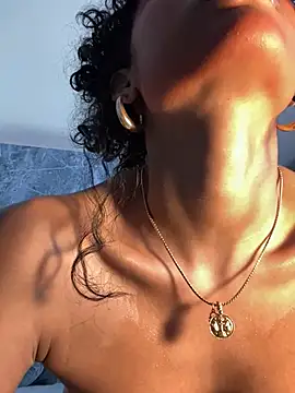 Aprillbrunette's cam snapshot