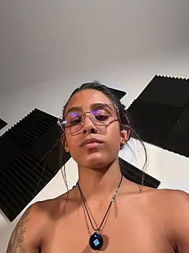 Ambeer_Rousess live sex cam