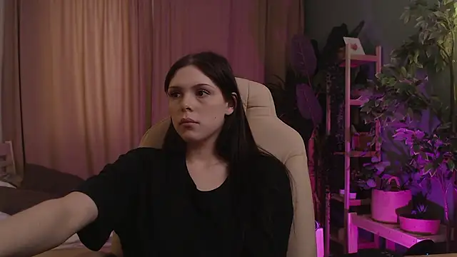 Pamela_Tiffin's cam snapshot