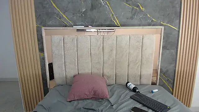 nina_wood11 live sex cam