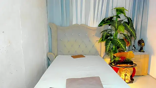 MochaliciousTransOnTop's cam snapshot