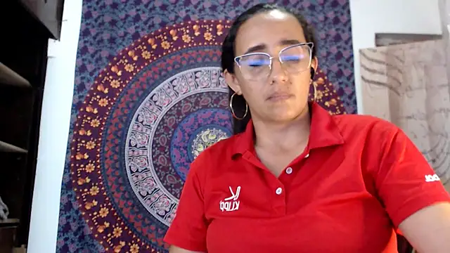 Lucyy_Naugthy's cam snapshot