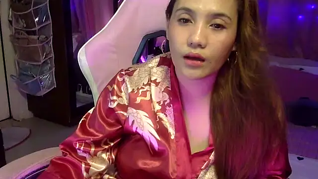 LoveHennesyxoxo's cam snapshot