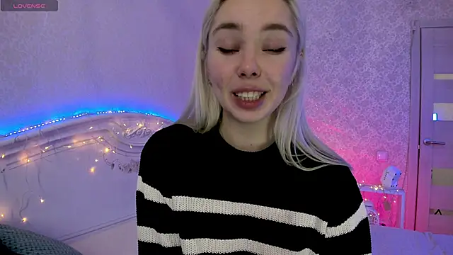 LillyMoure_ live sex cam