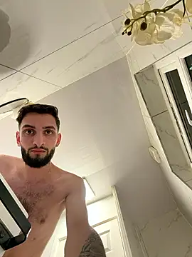 Juliann69Ramiro's cam snapshot