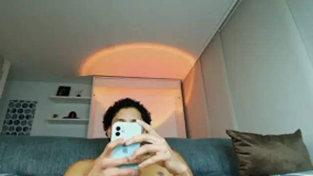 Robyn_Miller live sex cam