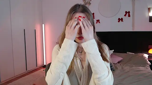 LunaticaBae live sex cam