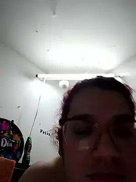 karlythoth@xh's cam snapshot