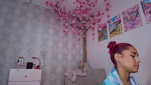 Mia_Tokkio's cam snapshot