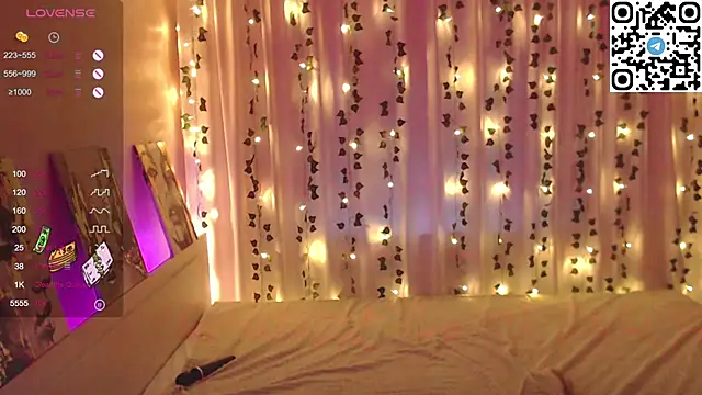 Nutsy_and_Stephanie's cam snapshot