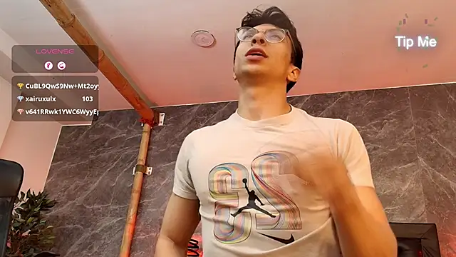 ApoloCruz live sex cam