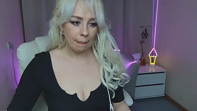 KatrinaCharm live sex cam