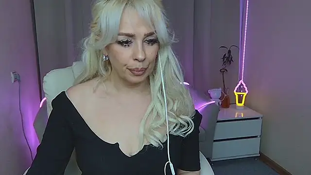 KatrinaCharm's cam snapshot