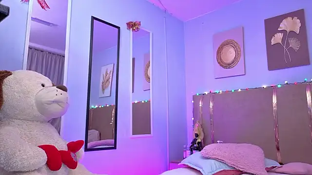 sarah_cruzz_'s cam snapshot