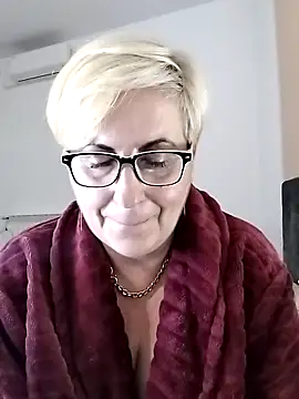 Pumabionda live sex cam